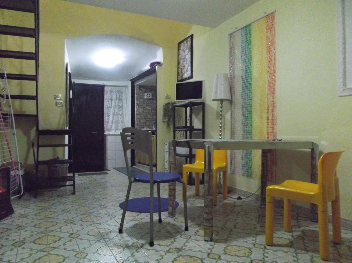 Monolocale Fronte Strada Napoli Centro Storico Villa Ngoại thất bức ảnh