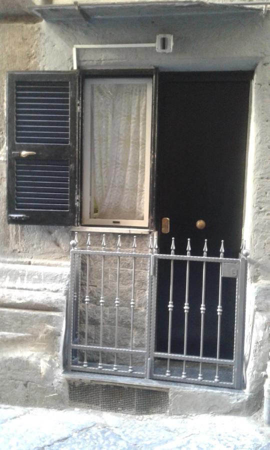 Monolocale Fronte Strada Napoli Centro Storico Villa Ngoại thất bức ảnh